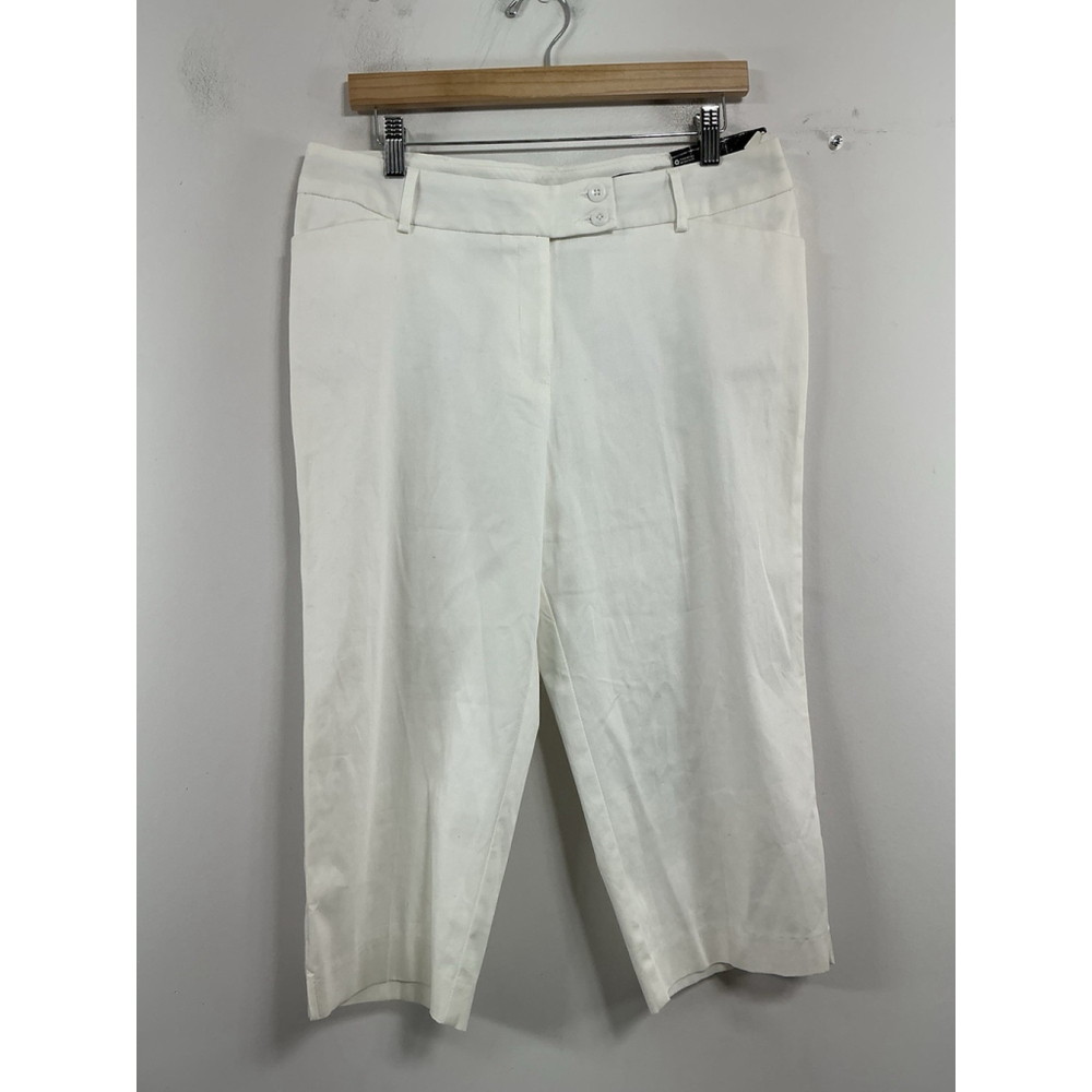 Womans New With Tags George London Fit Bermuda Shorts Size 10 White 0232/C-5